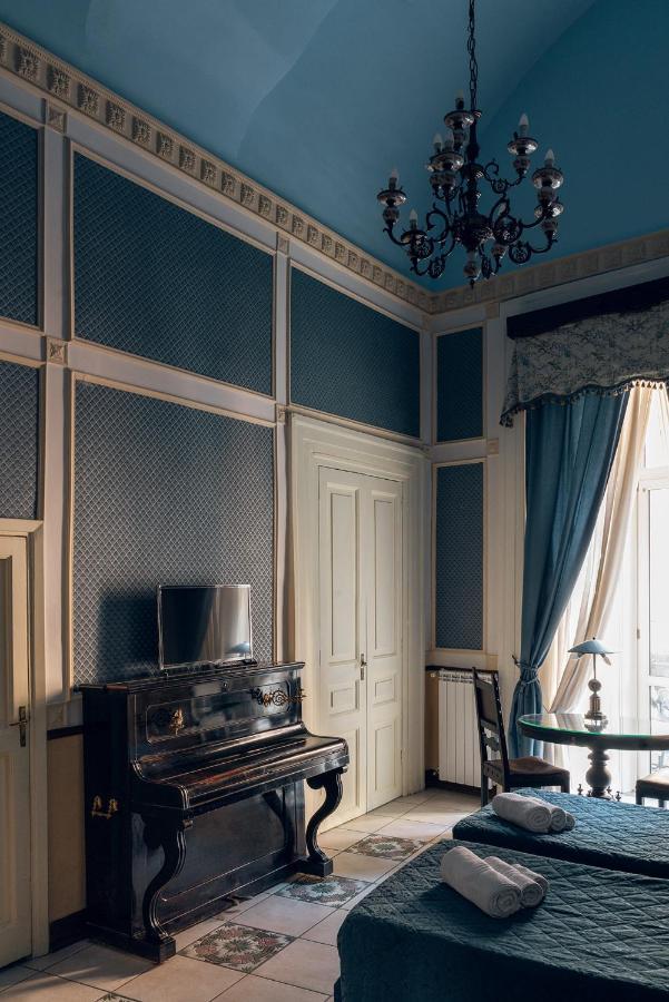 Carafa Di Maddaloni Residenza Di Charme Otel Napoli Dış mekan fotoğraf