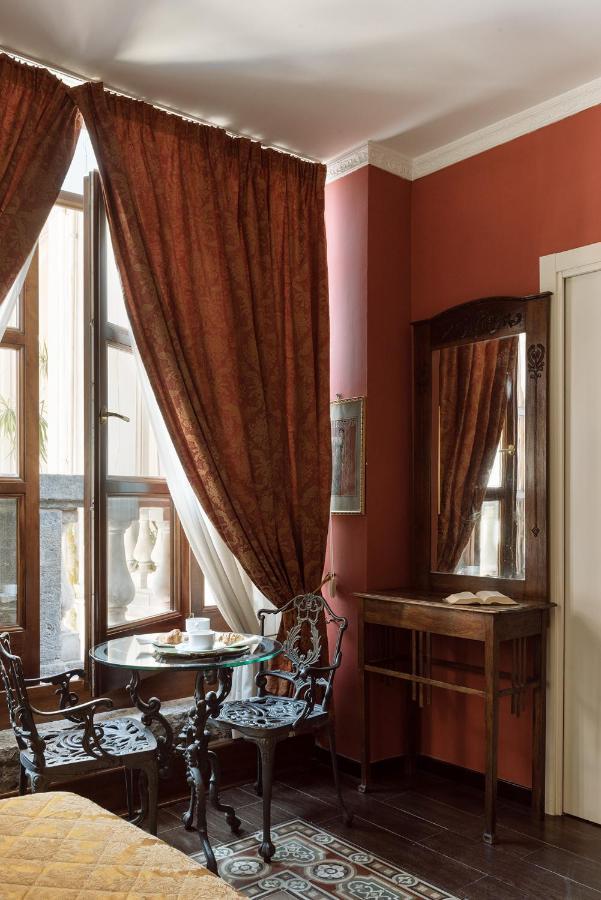 Carafa Di Maddaloni Residenza Di Charme Otel Napoli Dış mekan fotoğraf