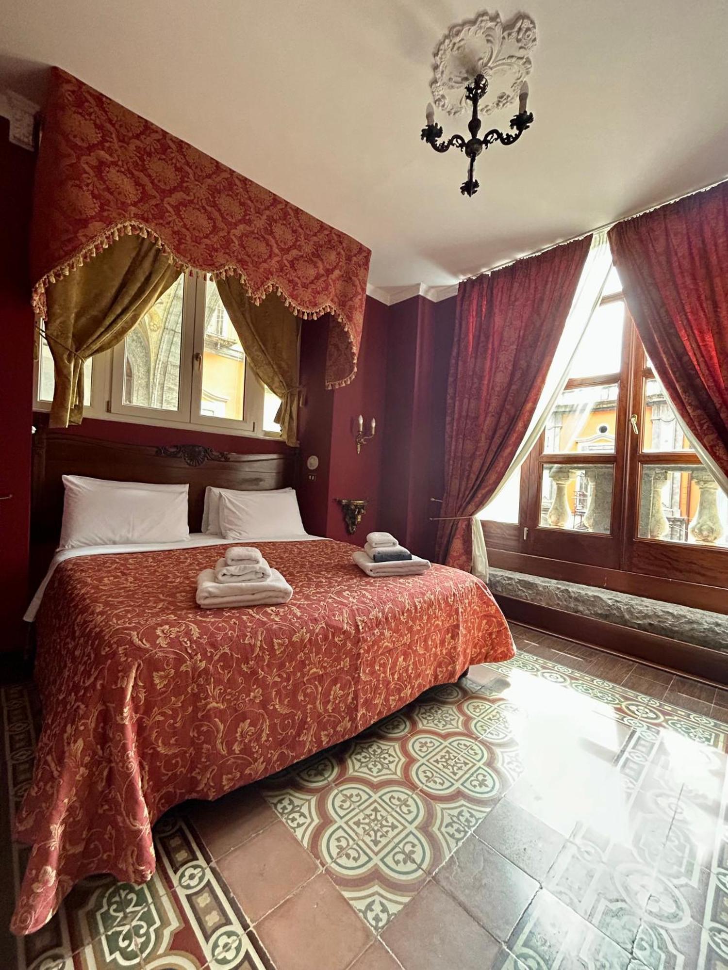 Carafa Di Maddaloni Residenza Di Charme Otel Napoli Dış mekan fotoğraf