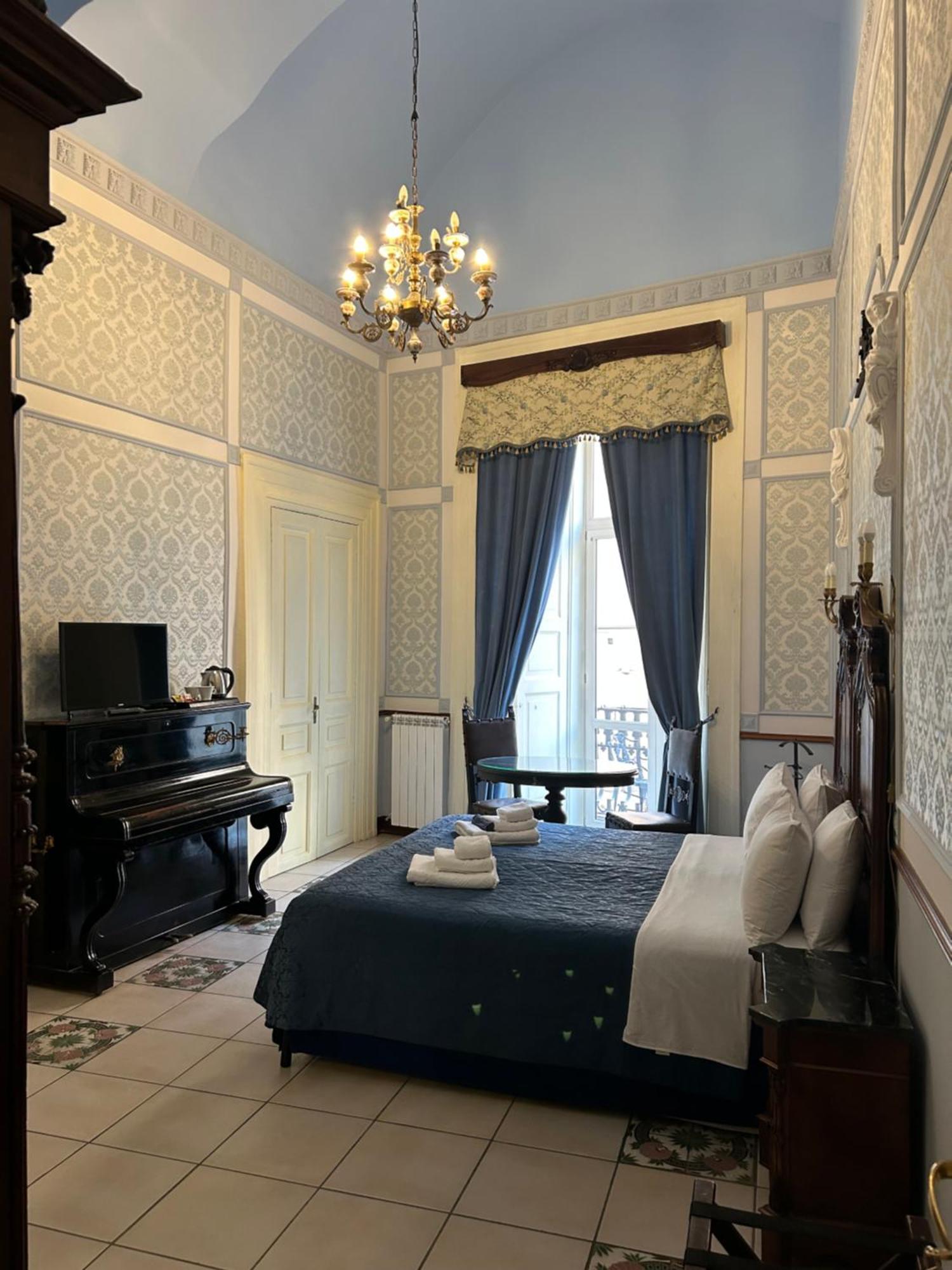 Carafa Di Maddaloni Residenza Di Charme Otel Napoli Dış mekan fotoğraf