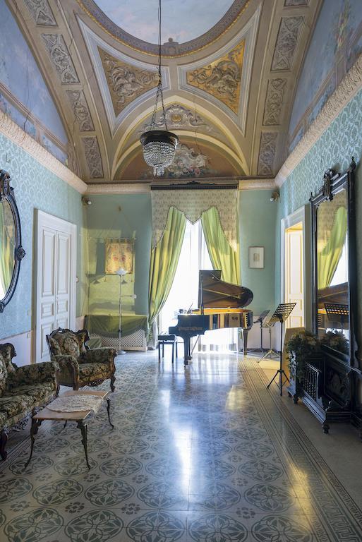 Carafa Di Maddaloni Residenza Di Charme Otel Napoli Dış mekan fotoğraf